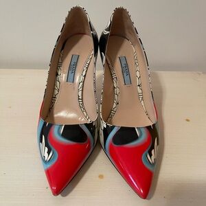 Prada Women's Vibrant Red and Black Heels